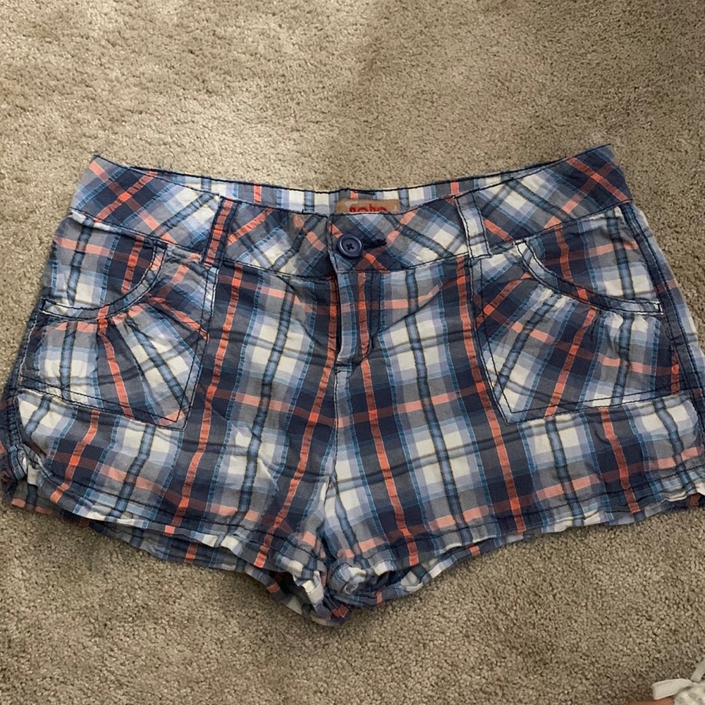 Women’s plaid shorts
